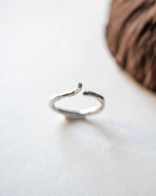 Anello Levante - Unica con diamante brown